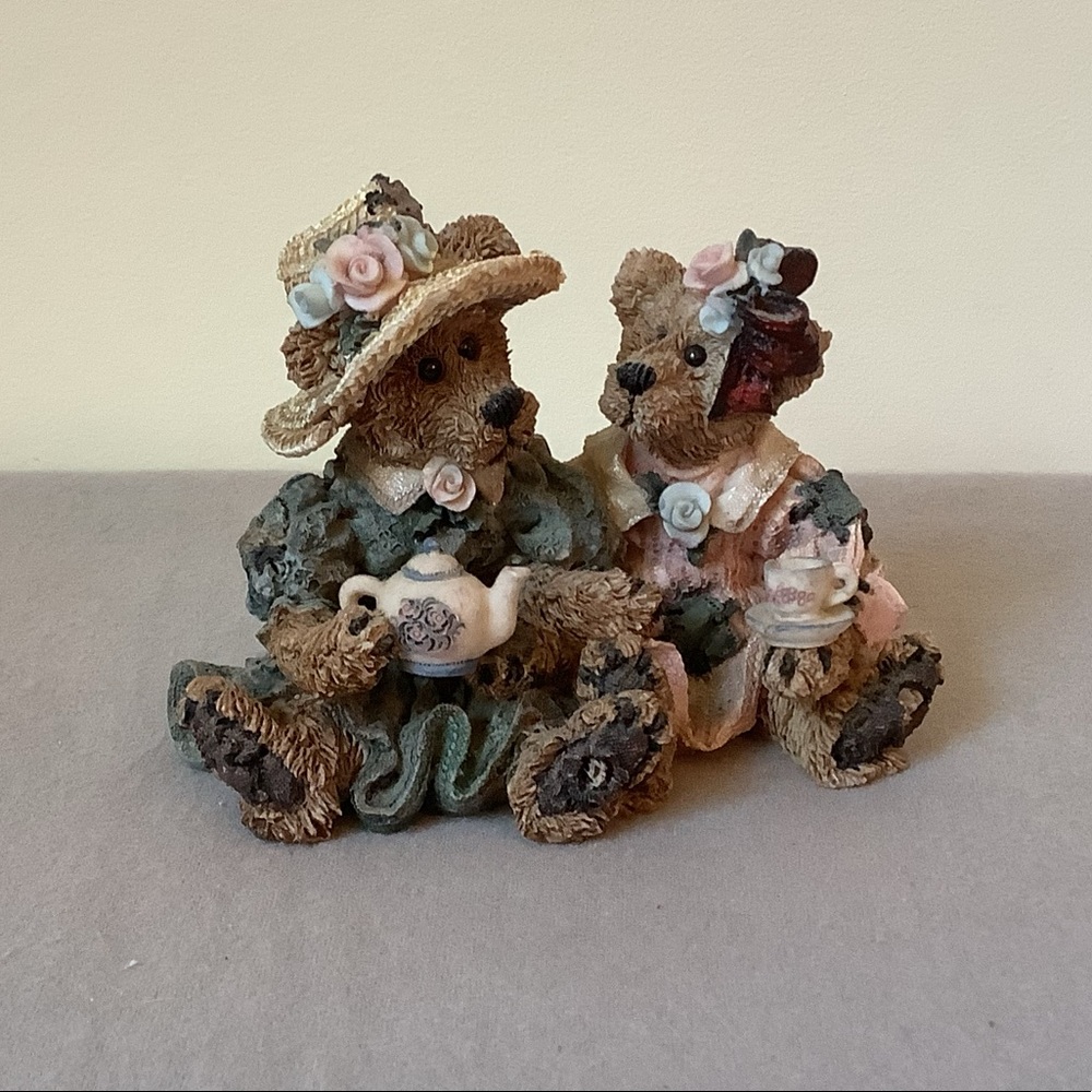 Boyd’s bears figurine #2277, Emma and Bailey, Afternoon tea.